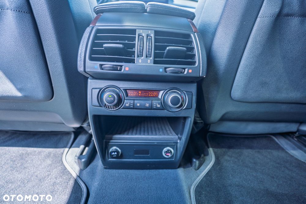 BMW X5 xDrive35i - 24