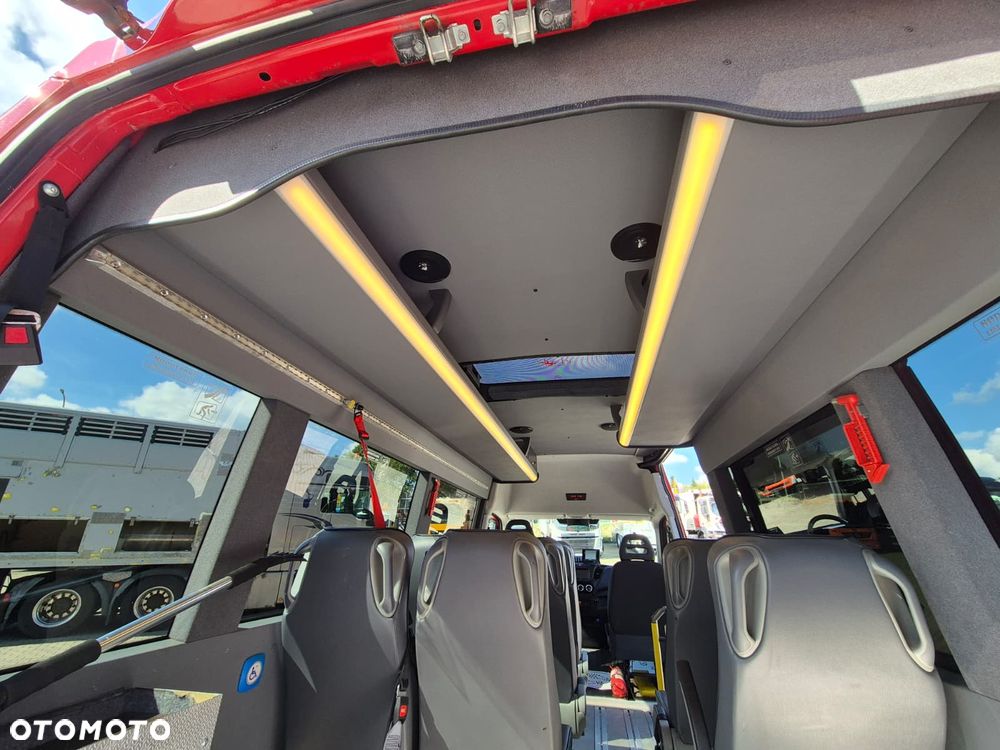 Iveco Daily 40 S 14 Forveda / CNG / BENZYNA / 10 MIEJSC / RAMPA / MIEJSCE DLA INWALIDÓW / KAMERY 360 / MOŻLIWOŚĆ 9 MIEJSC / WEBASTO / BEZWYPADKOWY - 39