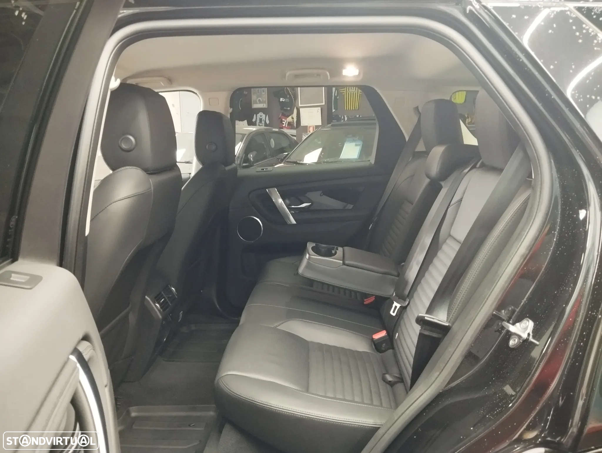 Land Rover Discovery Sport 1.5 I3 P300e AWD S - 16