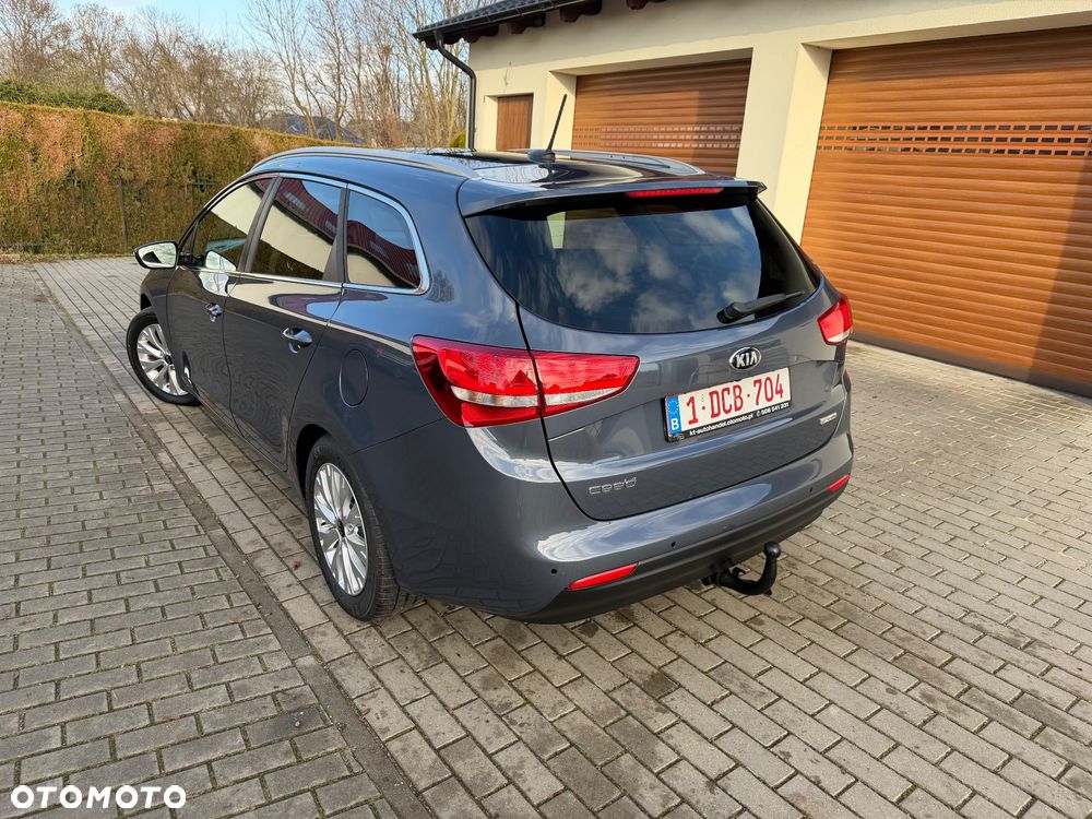 Kia Ceed - 35