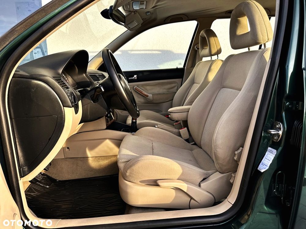 Volkswagen Bora Variant 2.3 V5 - 8
