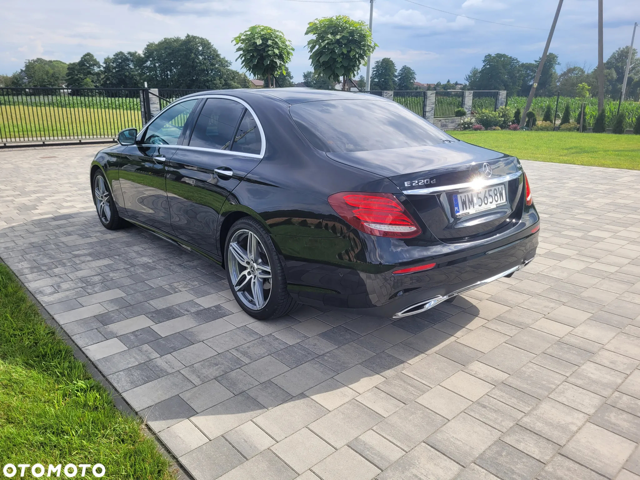 Mercedes-Benz Klasa E 220 d 4-Matic 9G-TRONIC - 3