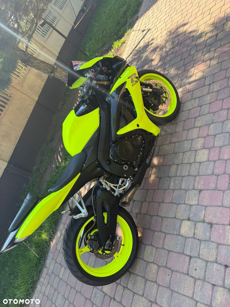 Suzuki GSX-R - 6