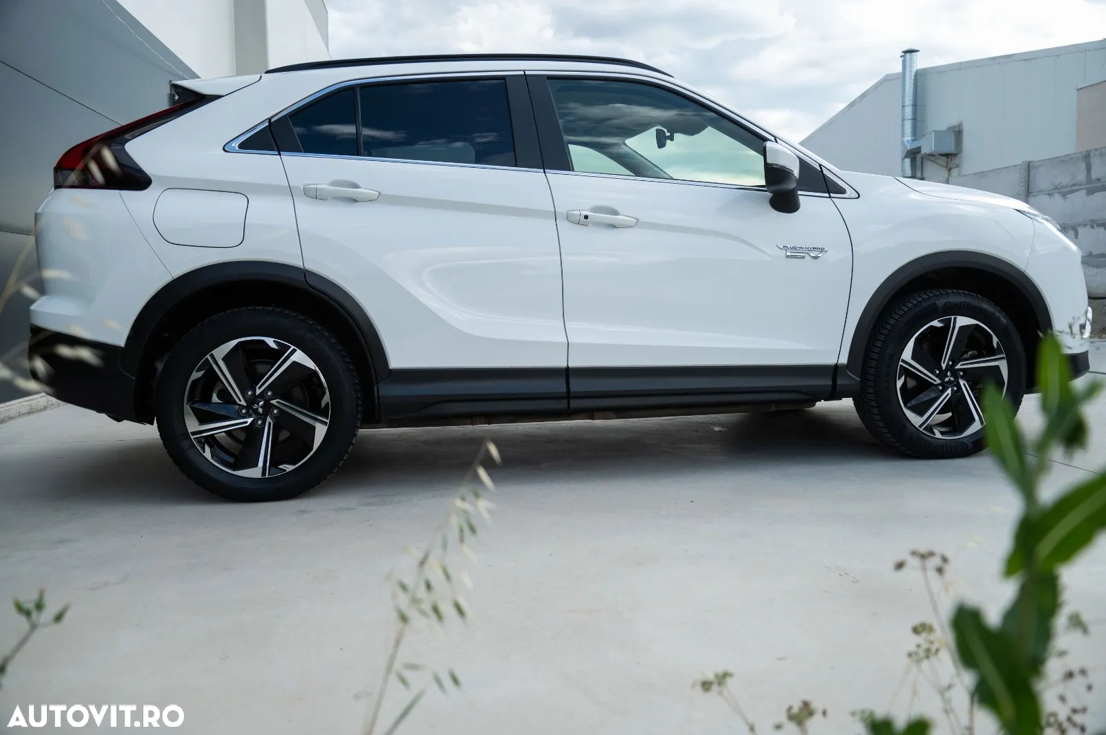 Mitsubishi Eclipse-Cross Plug-In Hybrid 4WD Intro Edition - 4