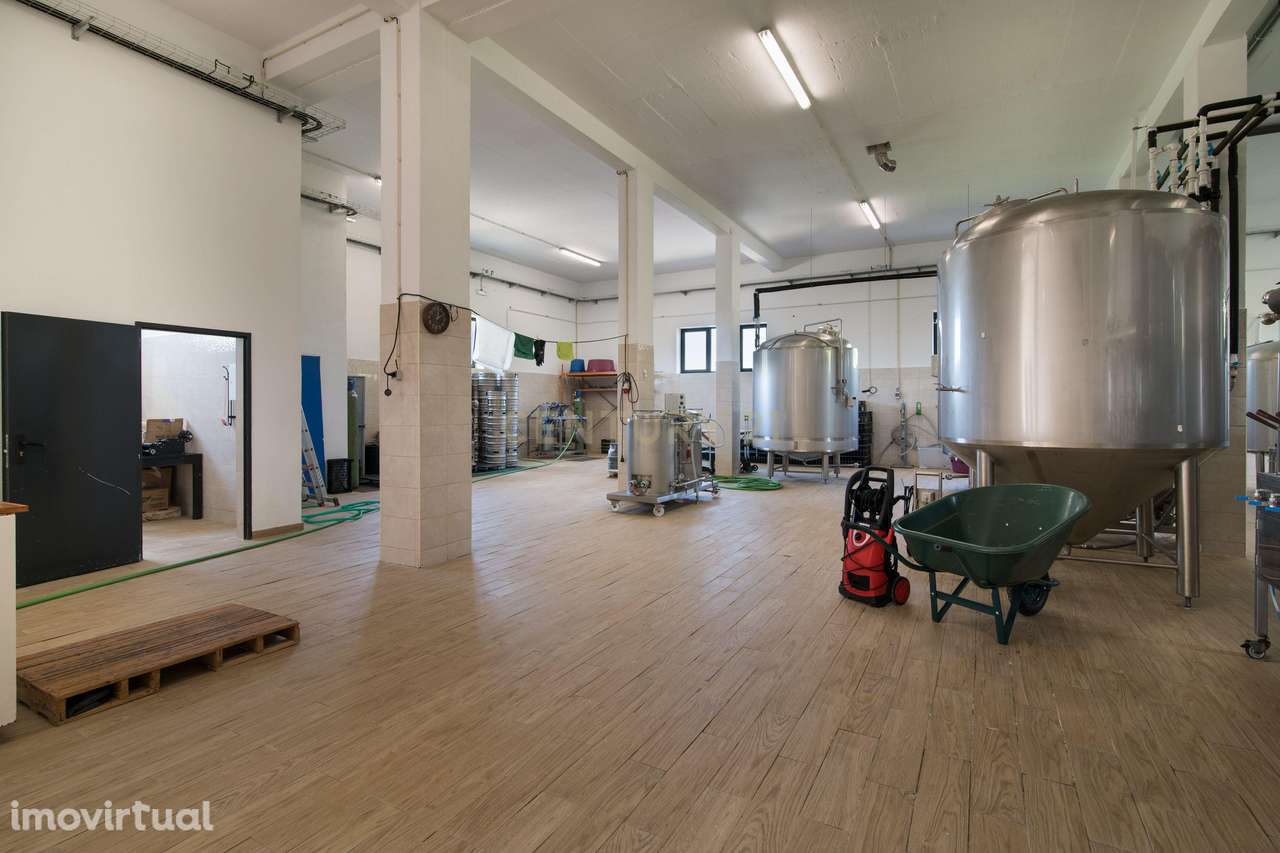 Fábrica de Cerveja Artesanal em S. Miguel de Alcainça, Mafra - Grande imagem: 4/32