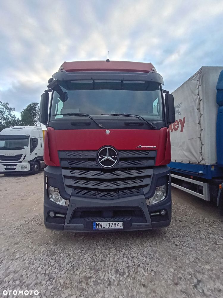 Mercedes-Benz Actros - 4