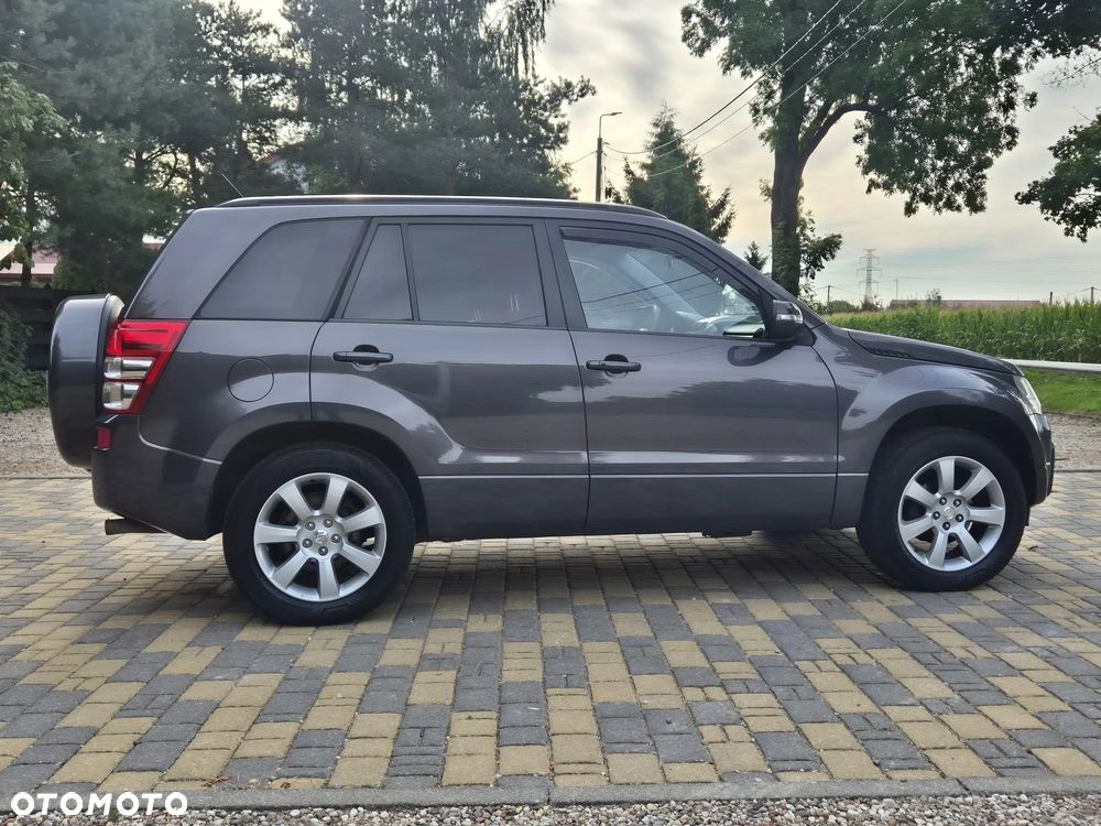 Suzuki Grand Vitara 2.4 De Luxe - 17
