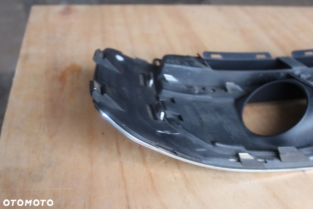 KRATKA ZDERZAKA LEWA AUDI A8 D5 4N0807679 2018 - 11