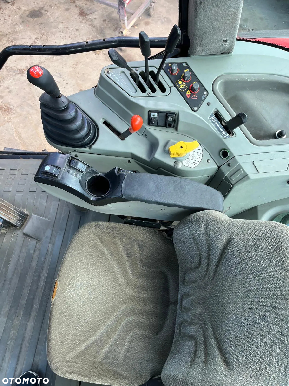 Massey Ferguson 8210 - 10