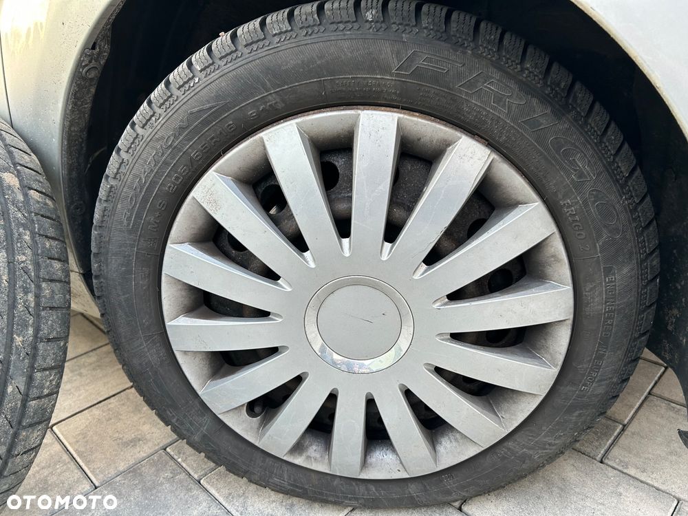 Toyota Corolla Verso 2.0 D-4D Prestige 7os - 9