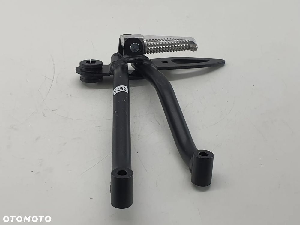 SET PASAZERA PRAWY PODNOZEK  YAMAHA XSR 125 - 5