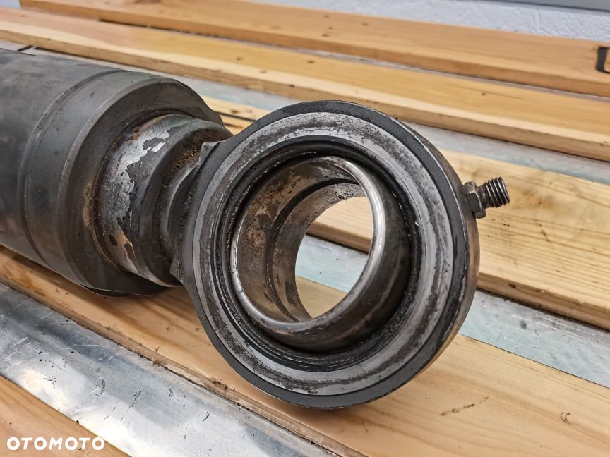 Siłownik amortyzacji osi Massey Ferguson 8690 - 7