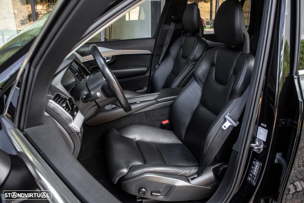 Volvo XC 90 B5 D AWD Geartronic Momentum Pro - 26