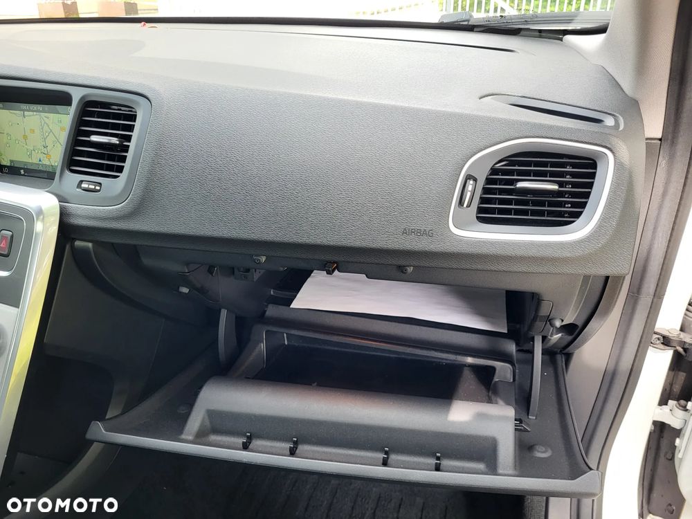 Volvo V60 T5 Geartronic Momentum - 36