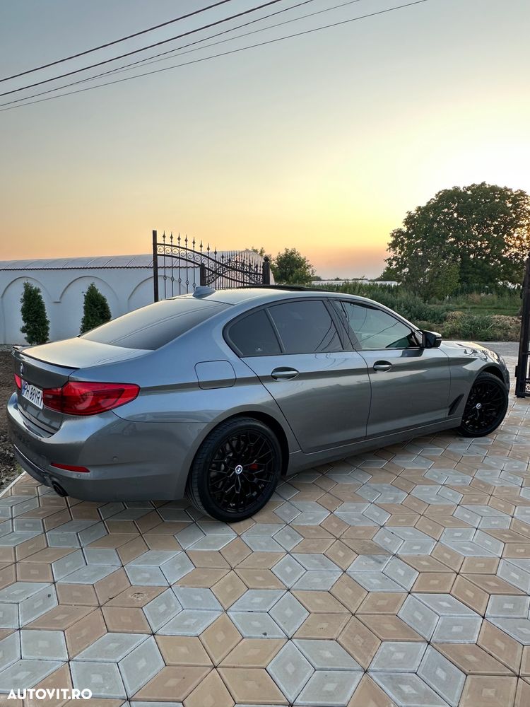 BMW Seria 5 520d Aut. Sport Line - 2