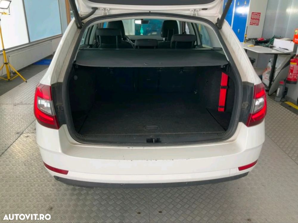 Skoda Octavia 2.0 TDI 4X4 STYLE - 9