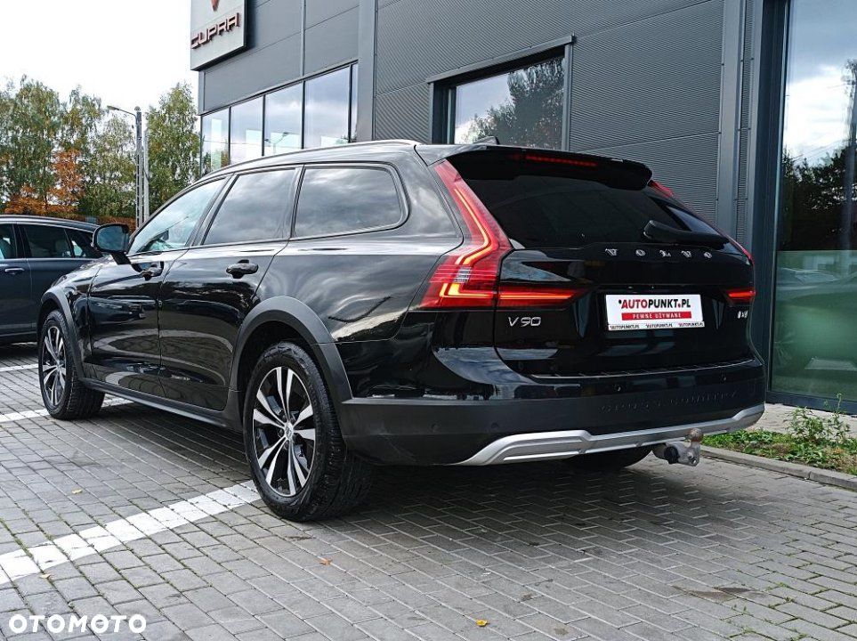 Volvo V90 Cross Country - 3