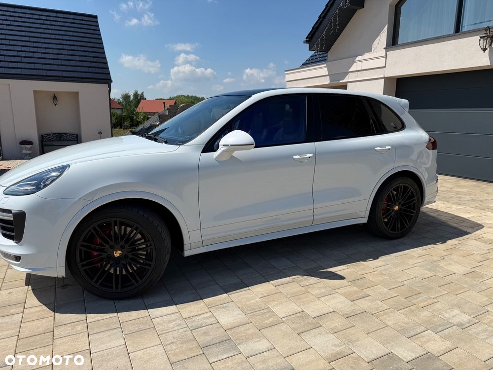 Porsche Cayenne GTS - 4