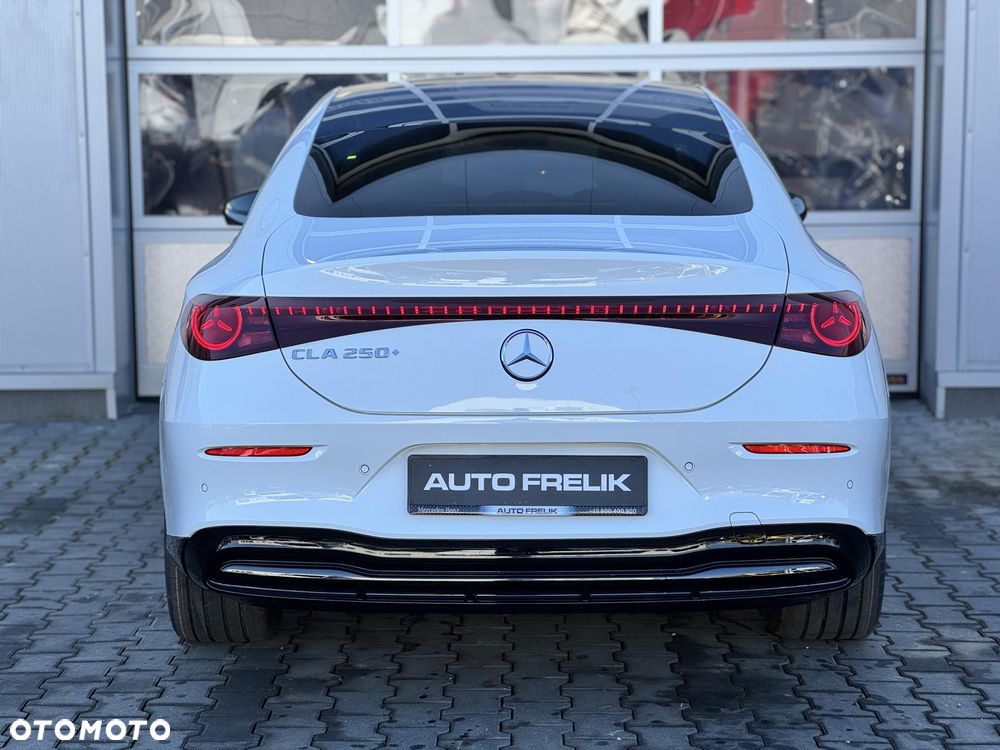 Mercedes-Benz CLA - 10