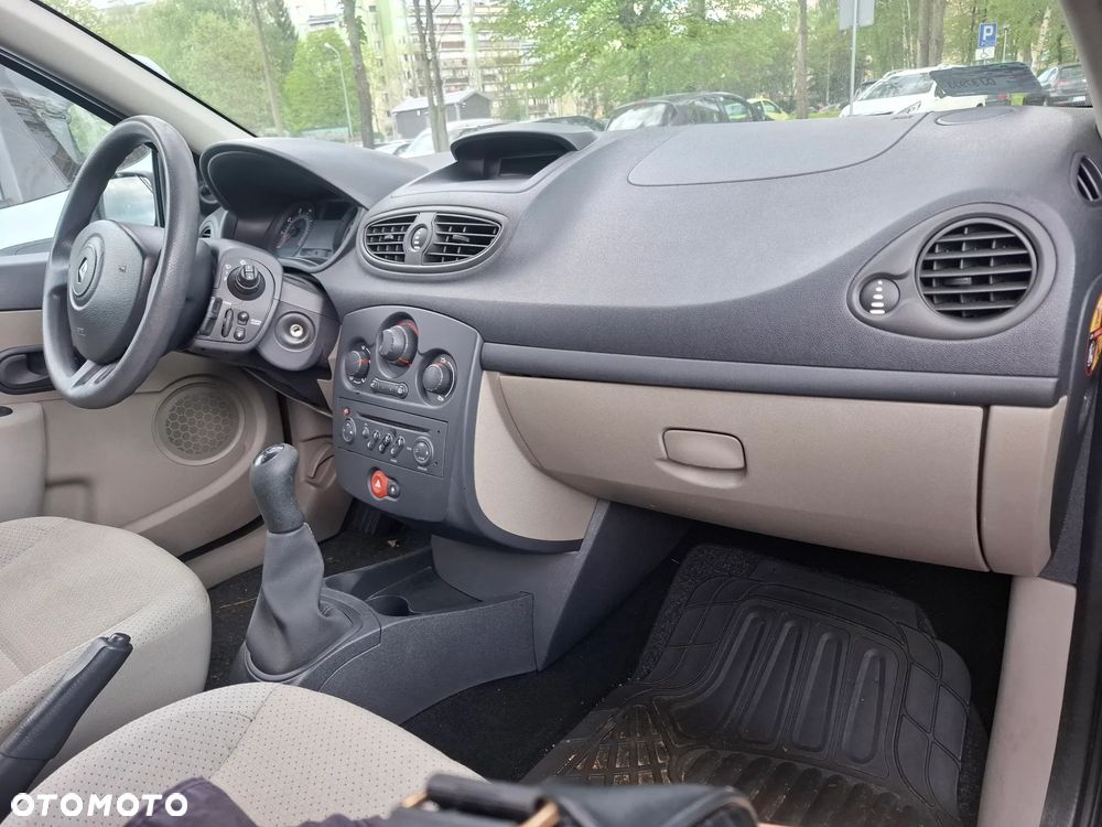 Renault Clio 1.6 16V Expression - 15
