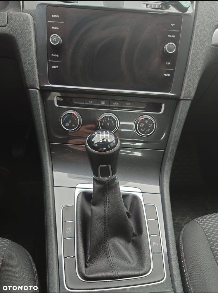 Volkswagen Golf 1.5 TSI BMT Trendline - 10