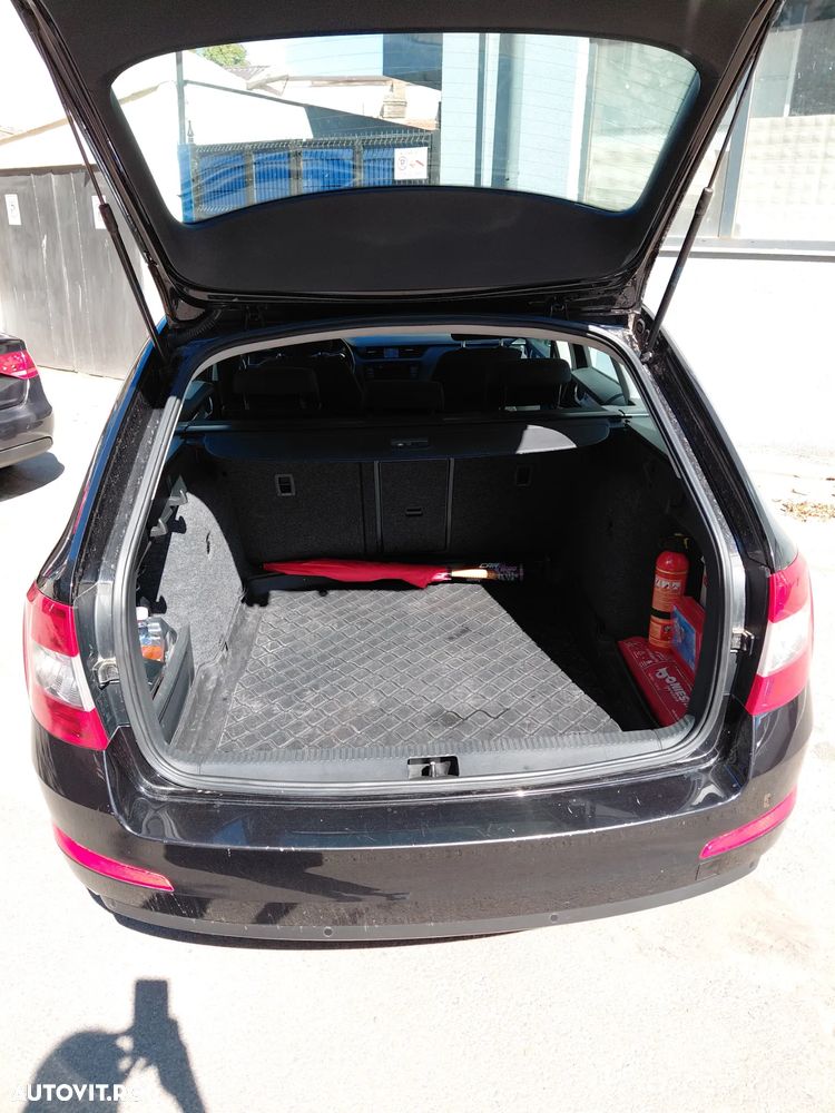 Skoda Octavia 1.6 TDI AMBITION DSG - 4