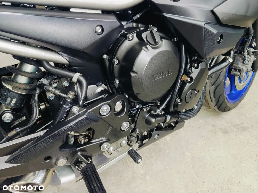 Yamaha XJ - 8