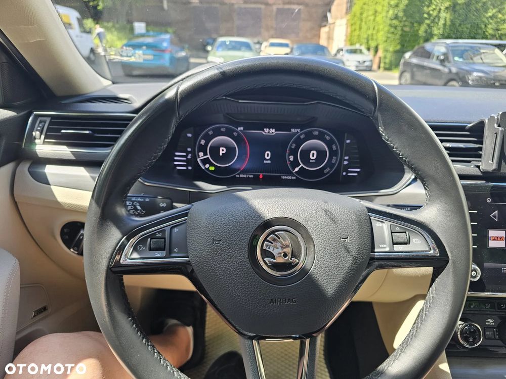 Skoda Superb 2.0 TDI SCR Style DSG - 5