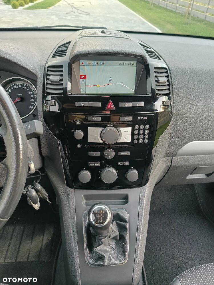 Opel Zafira - 13
