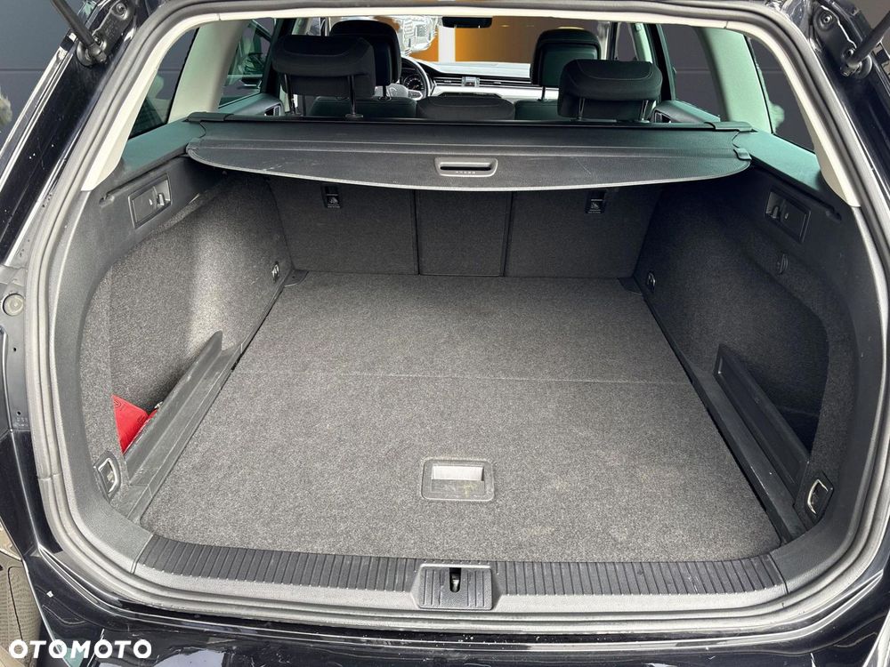 Volkswagen Passat - 17