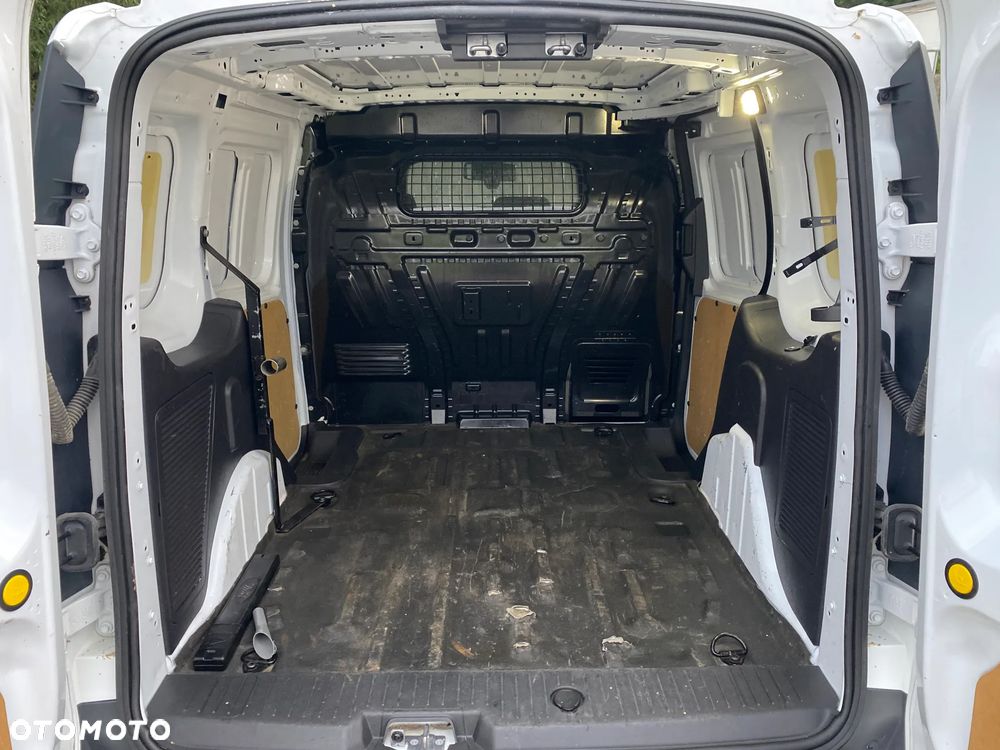 Ford Transit Connect - 17