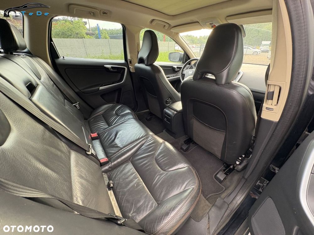 Volvo XC 60 2.4D AWD Summum - 34
