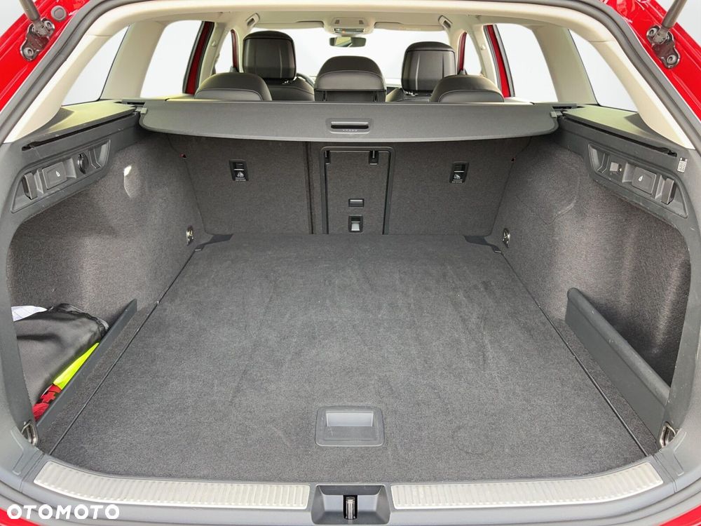 Volkswagen Passat - 13