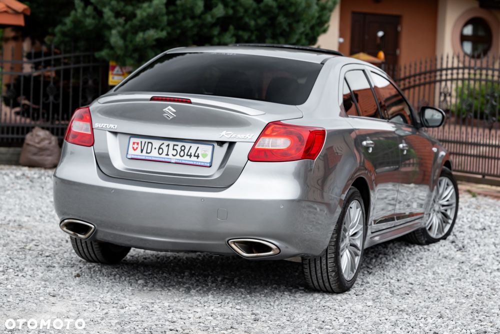 Suzuki Kizashi 2.4 4x4 CVT Sport - 9