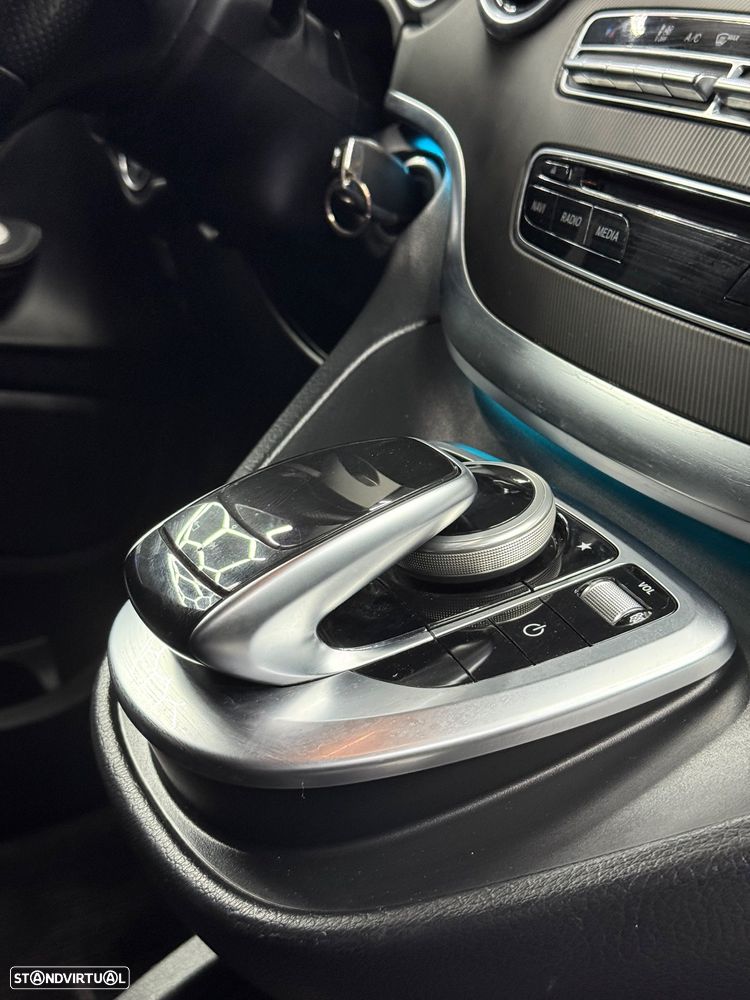 Mercedes-Benz V 220 d Compacto Avantgarde Aut. - 10