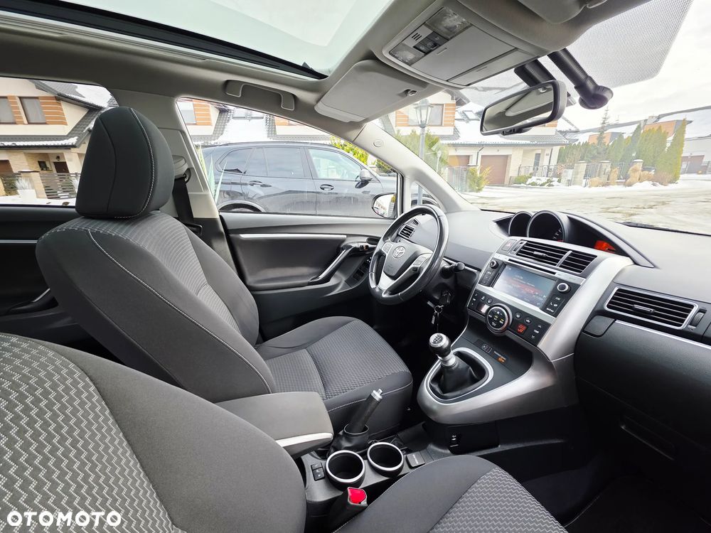 Toyota Verso 1.6 D-4D Premium - 32