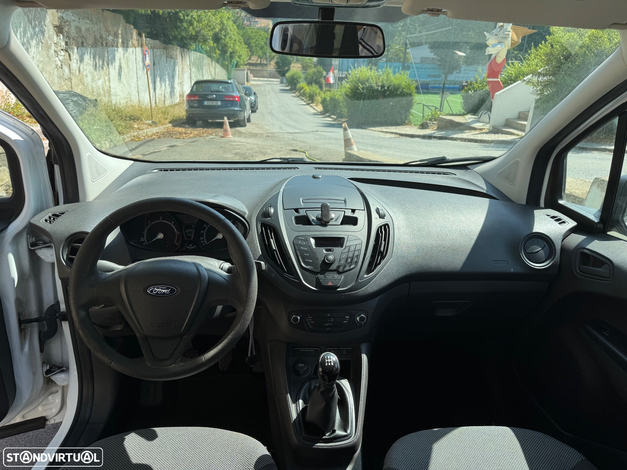 Ford Tourneo Courier 1.5 TDCi Ambiente - 12