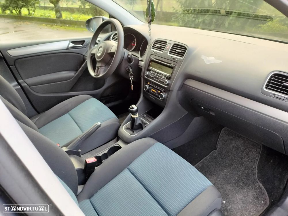 VW Golf 1.6 TDi Trendline BlueMotion - 6