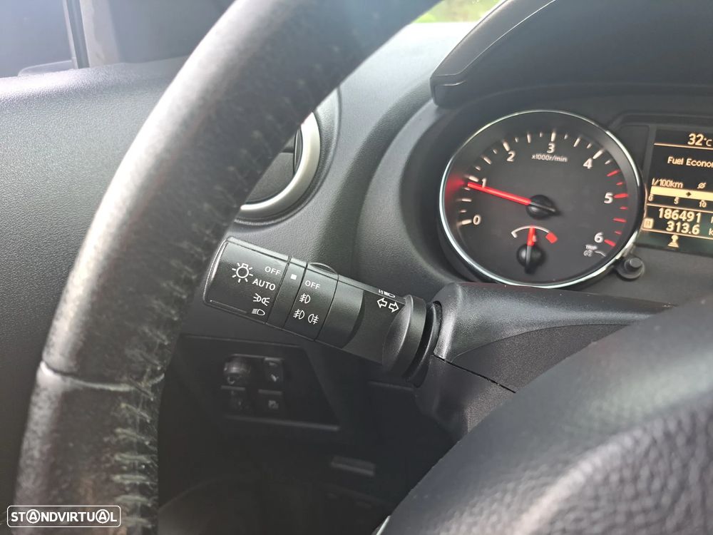 Nissan Qashqai 1.5 dCi N-Connecta 18 - 16