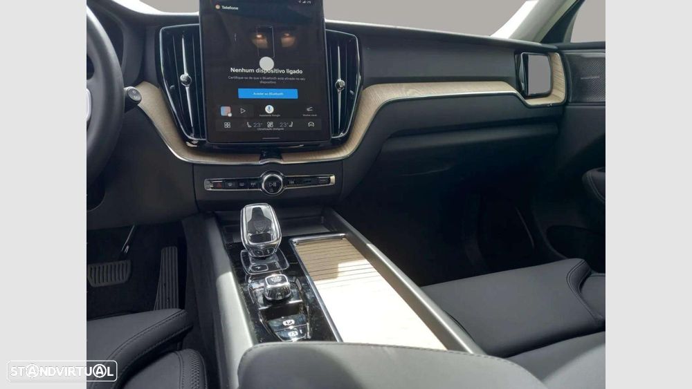 Volvo XC 60 2.0 T6 PHEV Plus Dark AWD - 26