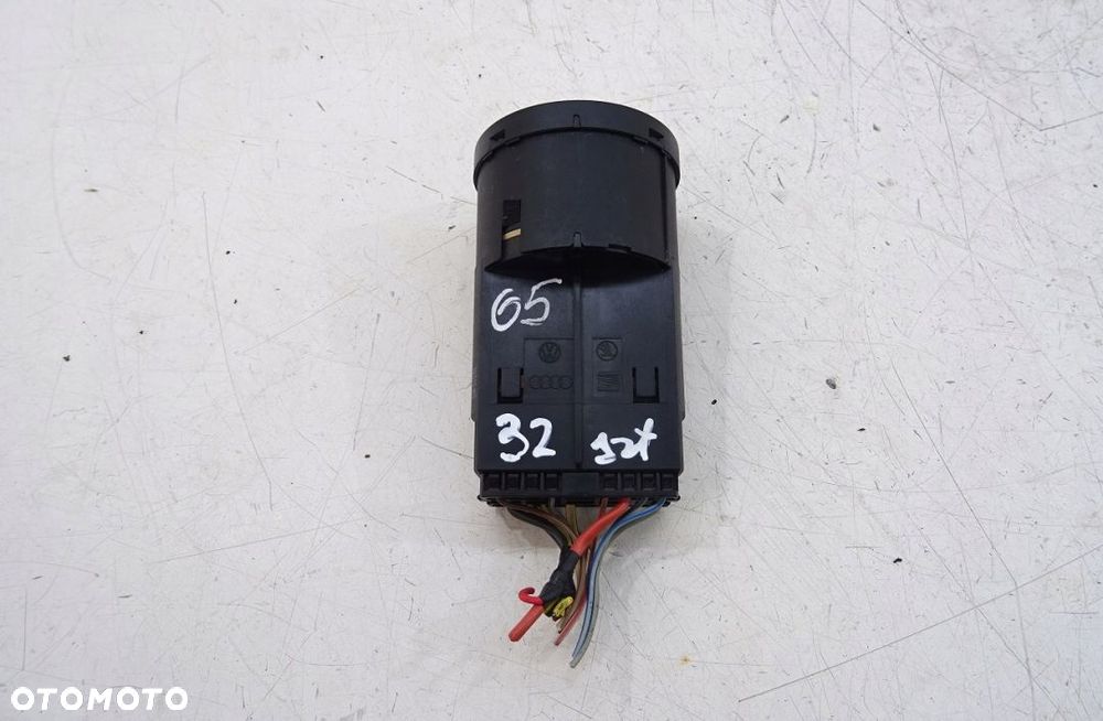 WŁĄCZNIK PRZEŁĄCZNIK ŚWIATEŁ - VW T5 6Q0941531B - 3