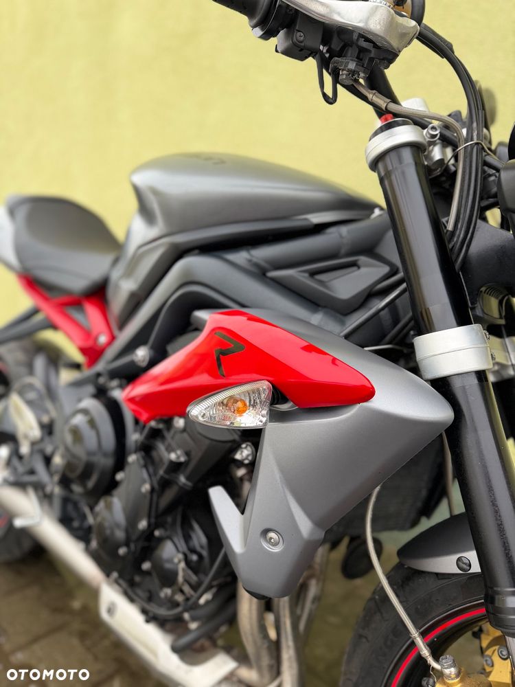 Triumph Street Triple - 4