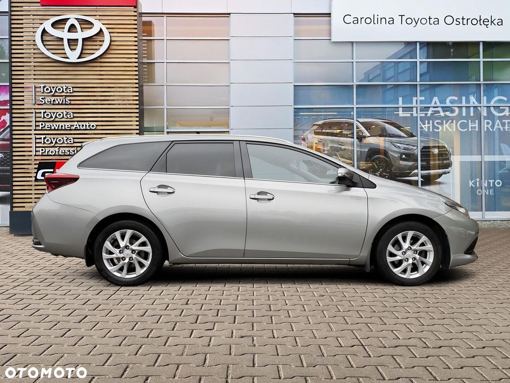 Toyota Auris 1.6 Premium Comfort - 7