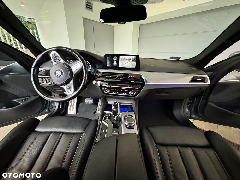 BMW Seria 5 520d xDrive - 32