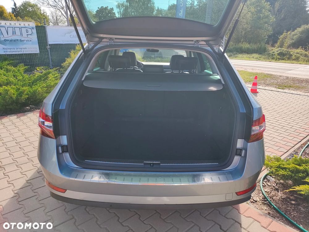 Skoda Superb 2.0 TDI DSG Premium Edition - 15