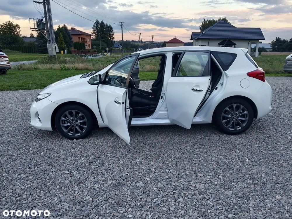 Toyota Auris 1.33 Dual-VVT-i Comfort - 24