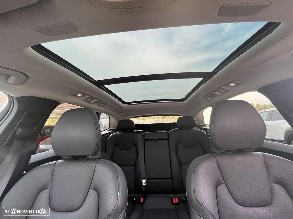 Volvo XC 60 2.0 T6 PHEV Plus Dark AWD - 21