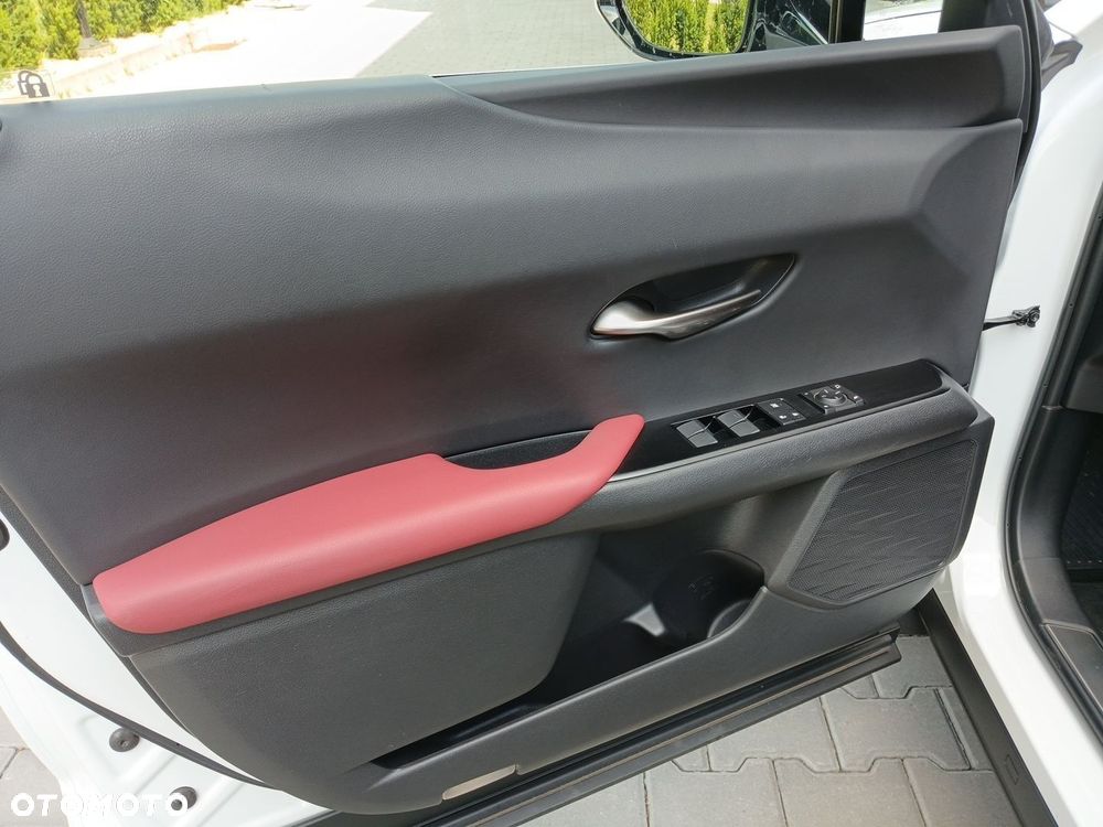 Lexus UX - 11
