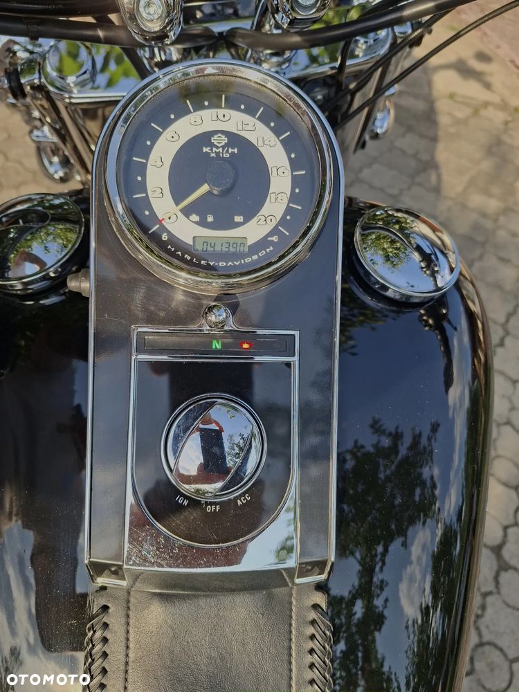 Harley-Davidson Softail Deluxe - 8