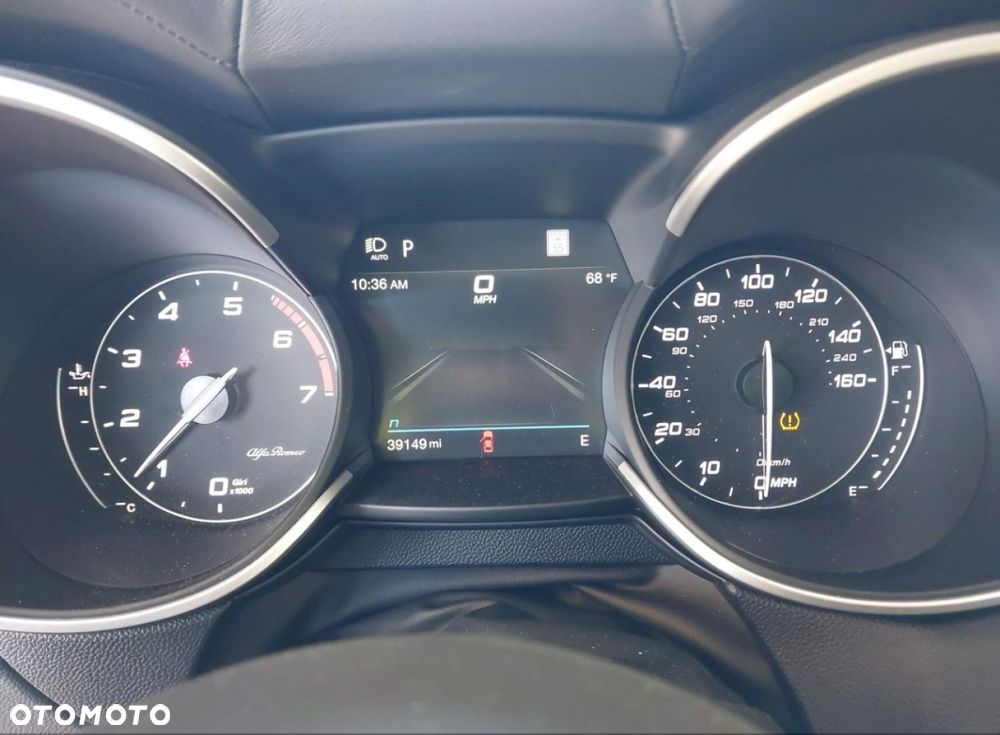 Alfa Romeo Stelvio - 11